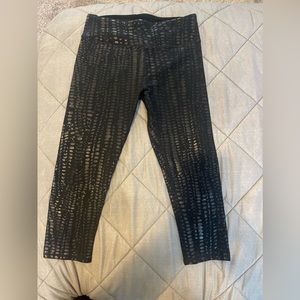 Fabletics 3/4 cropped leggings